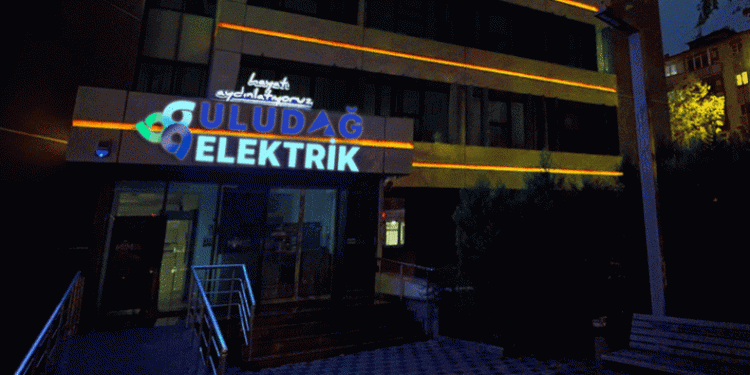Uludağ Elektrik’ten “Kadına şiddete dur diyelim” mesajı