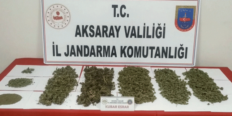 Aksaray’da uyuşturucu tacirlerine jandarma baskını