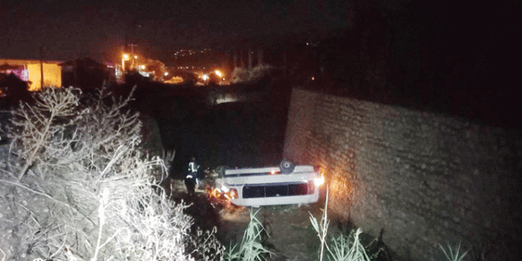 Manisa’da işçi servisi şarampole devrildi