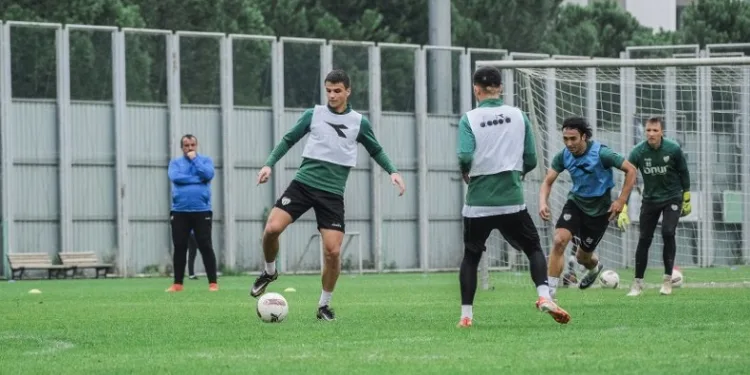 Bursaspor’da 1461 Trabzon FK maçı hazırlıkları devam ediyor