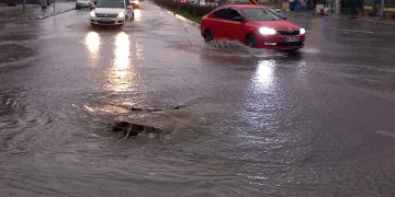 Çorlu’da şiddetli sağanak felç etti