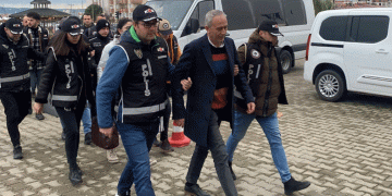 Yolsuzluk iddiasıyla tutuklanan Ünal Çetin’in yargılanmasına başlandı