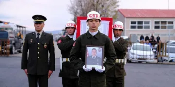 Şehit teğmen memleketine uğurlandı