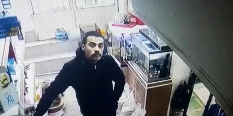 Müşteri gibi geldi, araç çalıp kayıplara karıştı