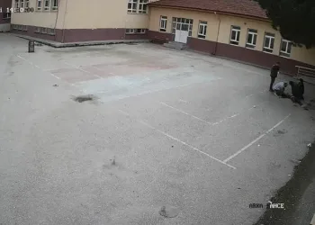 Ortaokul öğretmeninden hayat kurtaran müdahale