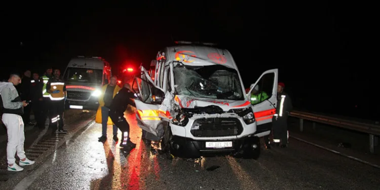 Manisa’da ambulans kazası: 1 ölü 4 yaralı
