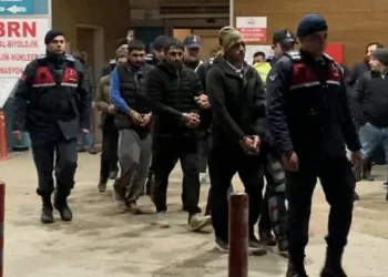 Jandarmanın durdurduğu 4 kişi kaçak göçmen çıktı