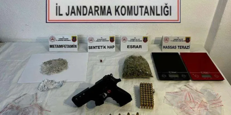 Jandarmadan uyuşturucuya geçit yok