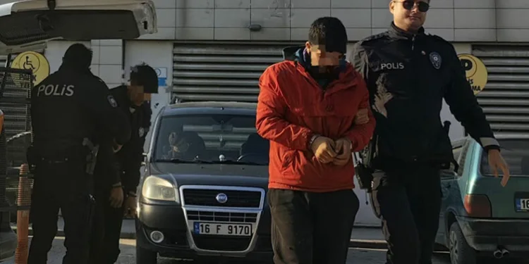 Bursa’da demir çalan hırsızlar yakalandı