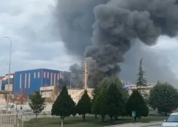 Bursa’da plastik toplama fabrikasında yangın