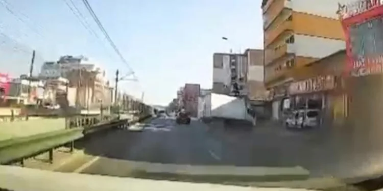 Bursa’da sinyal vermeyen otomobil faciaya neden oluyordu