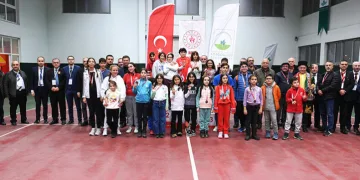 Osmangazi’de dedeler ve torunlar satrançta yarıştı