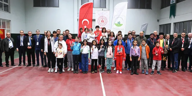 Osmangazi’de dedeler ve torunlar satrançta yarıştı