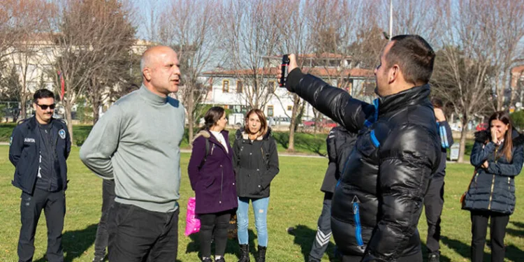 Bursa’da biber gazının etkisini önce kendileri test etti