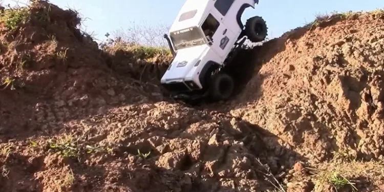 Takla atan off-road araçları yürekleri ağza getirdi