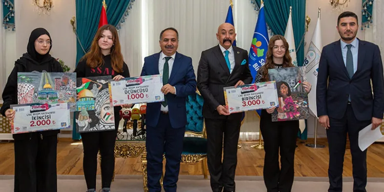 Filistin’de yaşananlar mısralara döküldü