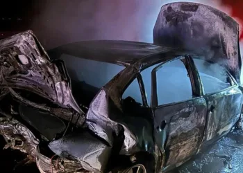 Bursa’da çarpışan otomobiller alev aldı: 7 yaralı
