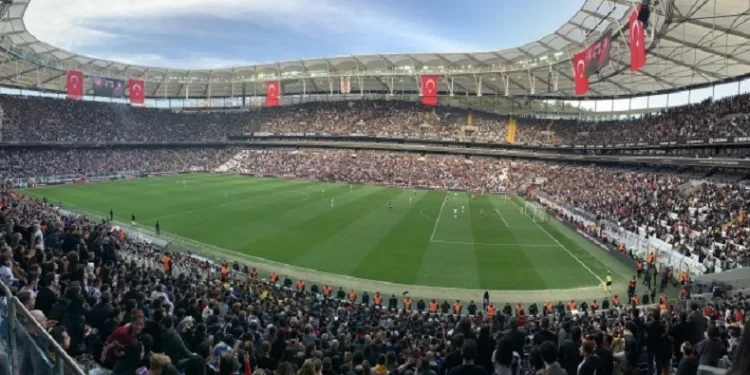 Beşiktaş, yeni stadında Fenerbahçe’ye kaybetmedi