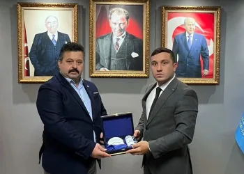 Başkan Saltık Yenişehir Ülkü ocaklarını ziyaret etti