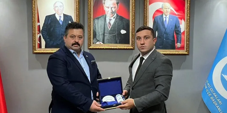 Başkan Saltık Yenişehir Ülkü ocaklarını ziyaret etti