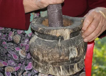 Asırlık dibekler mutfakları süslüyor