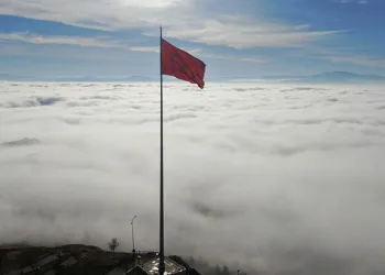 Elazığ sis denizinde kayboldu