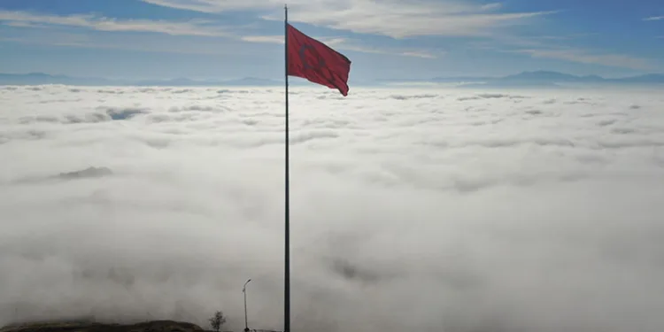 Elazığ sis denizinde kayboldu