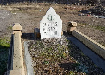 Tarihi mezarlığa büyük saygısızlık