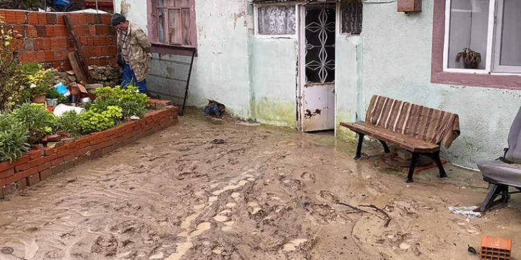 Çanakkale’de sağanak yağış