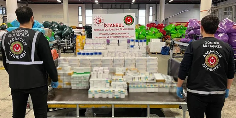 Pendik’te kaçak ilaç ve uyuşturucu operasyonu