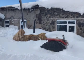 Kar kalınlığı 1,5 metreyi aştı