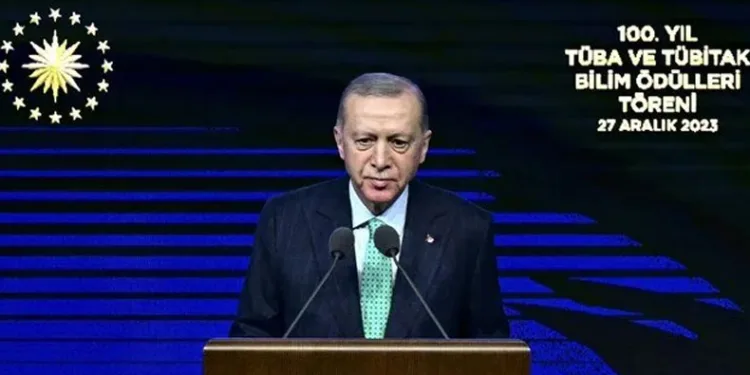 “Netanyahu’nun yaptıklarının Hitler’den farkı var mı?”