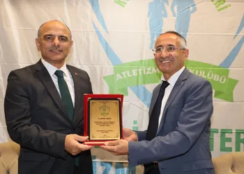 Başarılı atletizmciler yemekte bir araya geldi