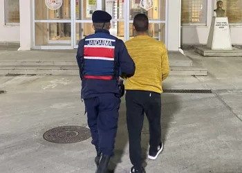 Firar ettiği cezaevi yakınında dolaşırken yakalandı
