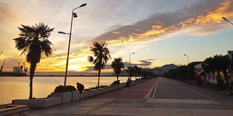 Samsun’da gün doğarken