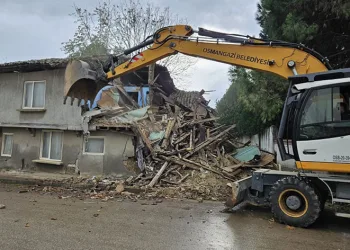 Osmangazi’den mahallelerin çehresini değiştiren yıkım