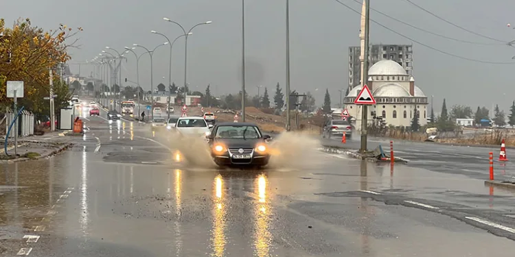 Kahramanmaraş’ta sağanak yağışı etkili oluyor