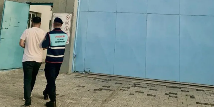 Beş ayrı suçtan aranıyordu, Bodrum’da yakalandı