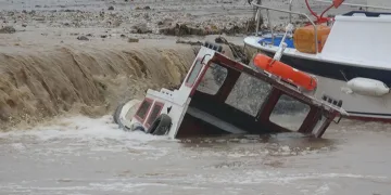 Kepez deresindeki taşkın devam ediyor