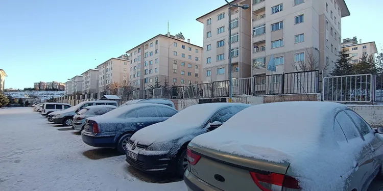 Van’da 138 yol ulaşıma kapandı