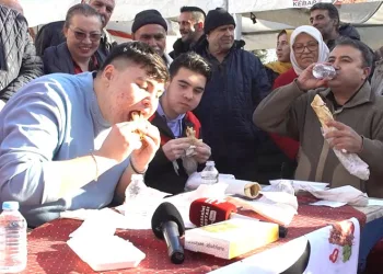 Kebabı yiyen baklavayı kaptı