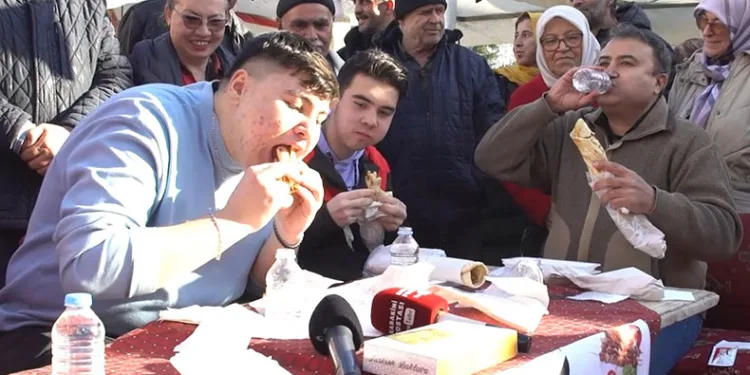 Kebabı yiyen baklavayı kaptı