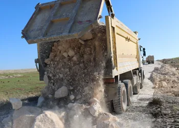 Şanlıurfa kırsalında yol çalışmaları devam ediyor
