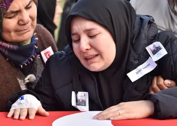 Şehit eşe son veda