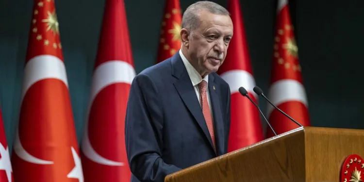 ”Teröristleri inlerinde imha ediyoruz.”
