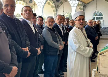 Mersinli pilot son yolculuğuna uğurlandı