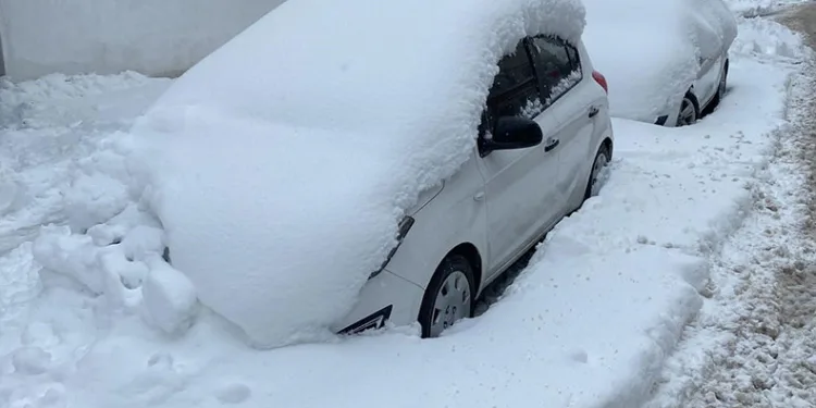 Bolu’da kar kalınlığı 30 santimetreye ulaştı