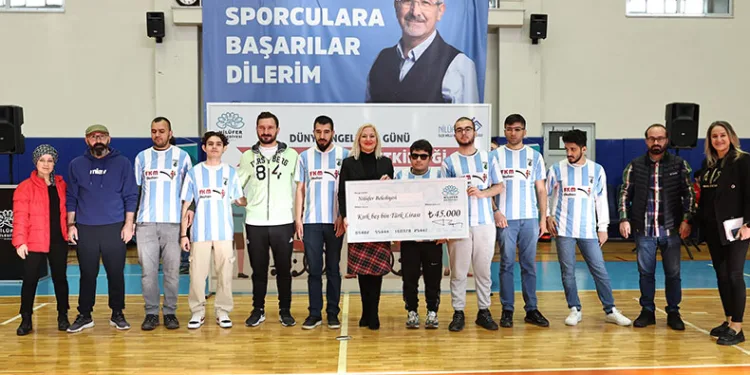 Nilüfer’de özel çocukların gösterisi alkış aldı