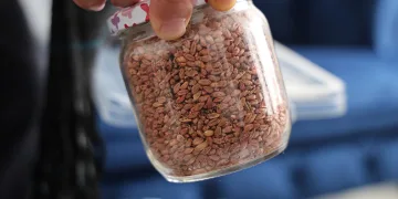 Ürettiği ürünleri ücretsiz dağıtıyor