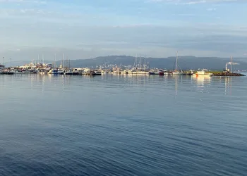 Sis nedeniyle transit gemi geçişlerine kapatıldı
